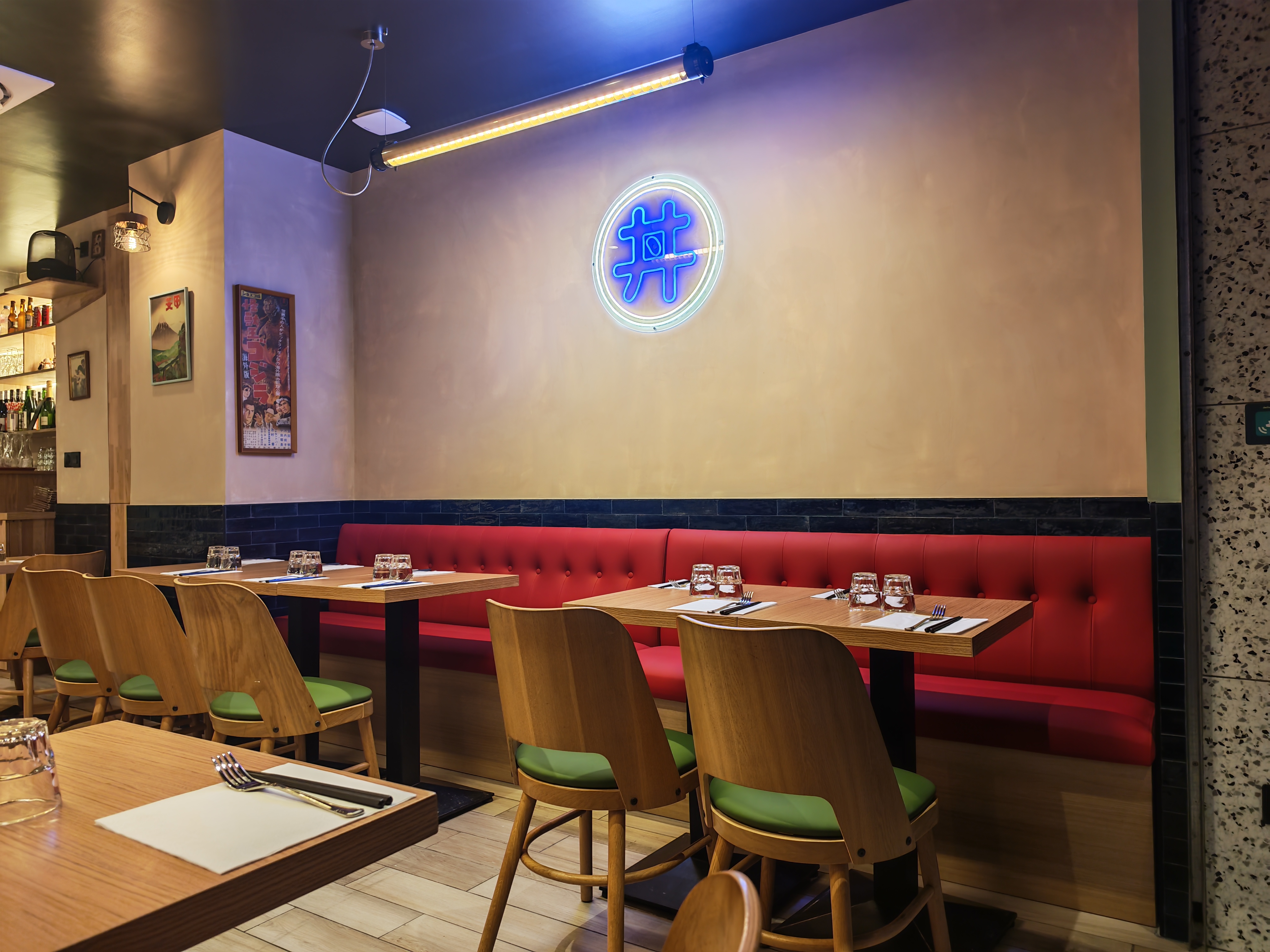 Salle de la cantine japonaise DON DON, rue Malar